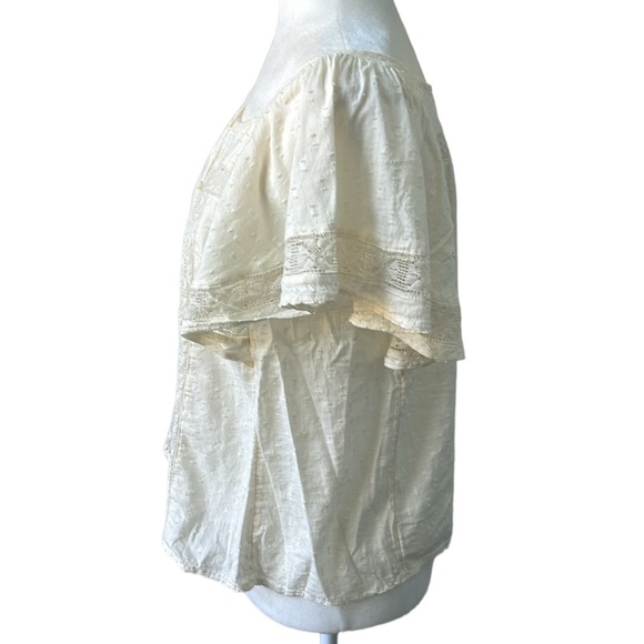 ❌SOLD❌ Old Navy | Clip Dot Crochet Lace Button Front Blouse - Picture 3 of 16